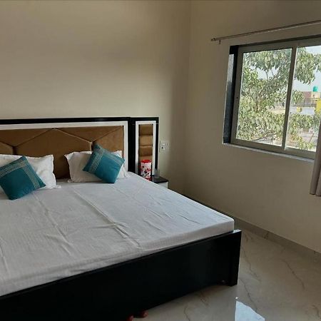 Maa Gayatri Dham Hotel Vrindávan Kültér fotó