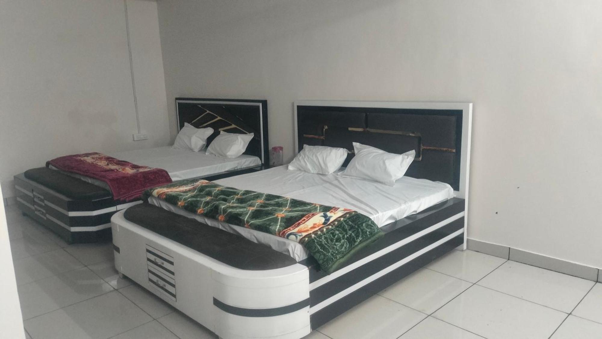 Maa Gayatri Dham Hotel Vrindávan Kültér fotó