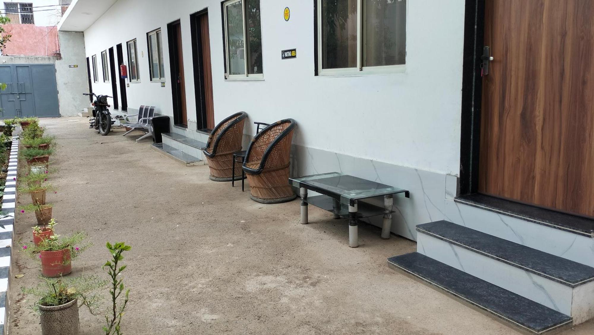 Maa Gayatri Dham Hotel Vrindávan Kültér fotó