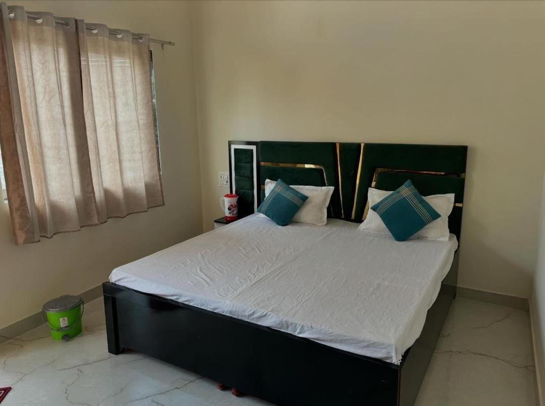 Maa Gayatri Dham Hotel Vrindávan Kültér fotó