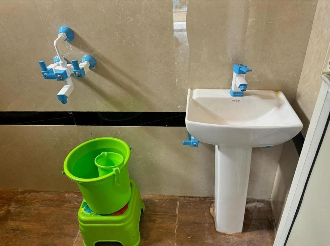 Maa Gayatri Dham Hotel Vrindávan Kültér fotó