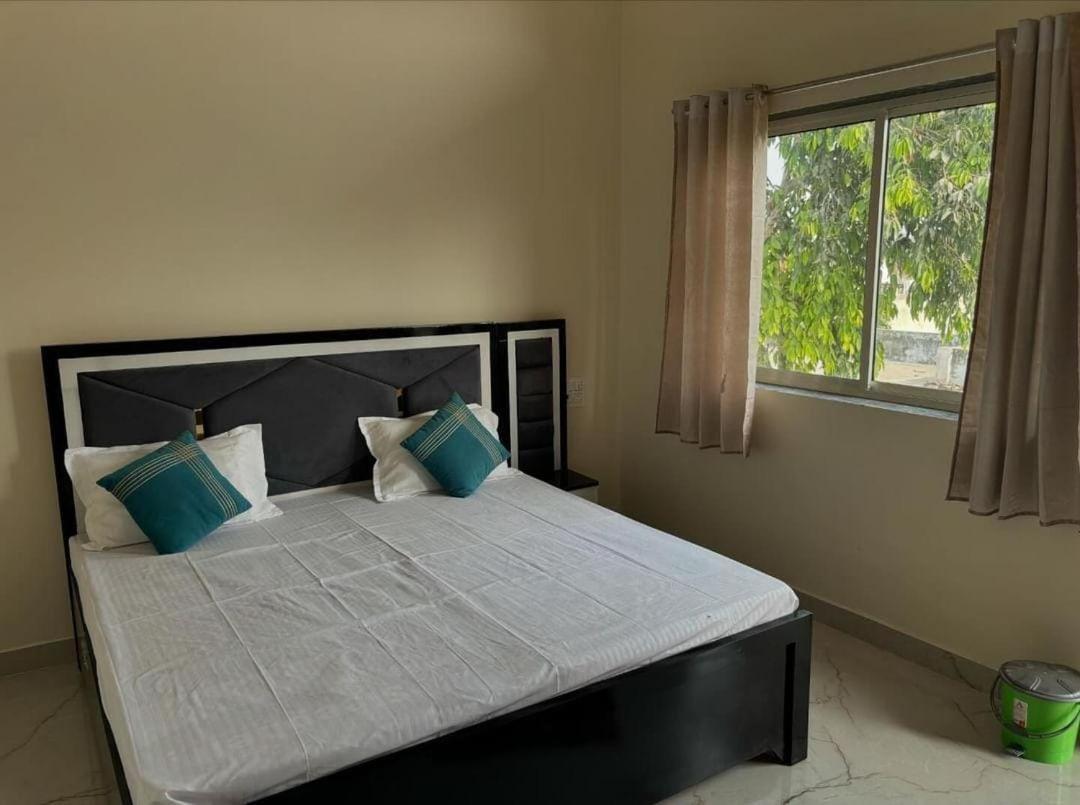 Maa Gayatri Dham Hotel Vrindávan Kültér fotó